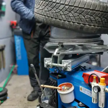 Выезд мастера для ремонта колеса