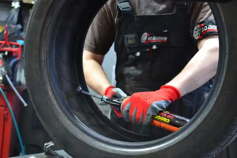 Шумоизоляция колес в компании "20 дюймов"