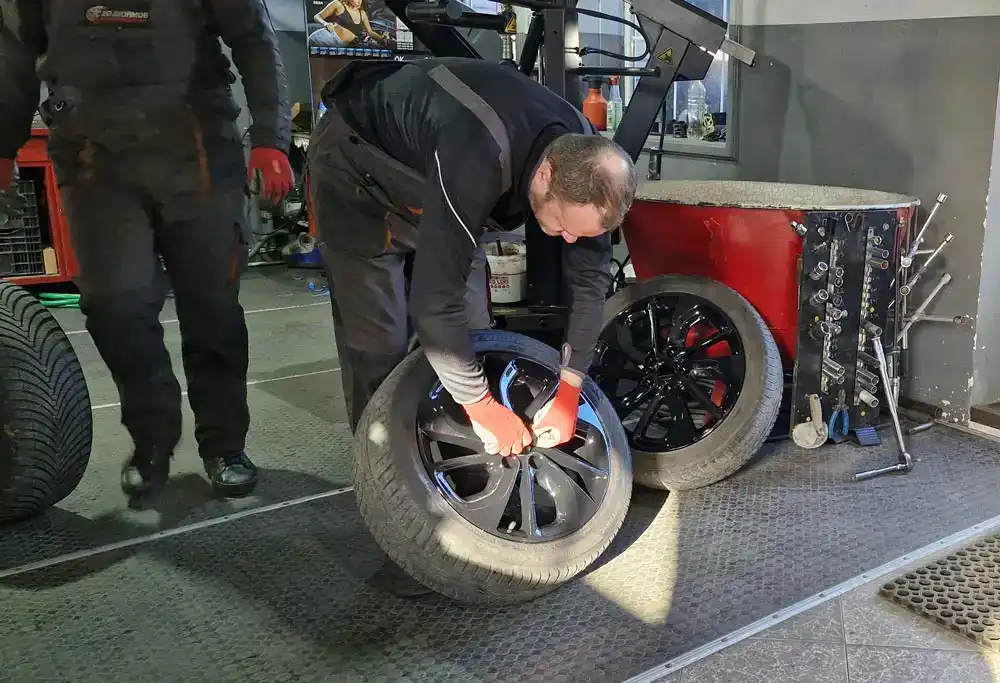 Дополнительные услуги, мойка и хранение шин
