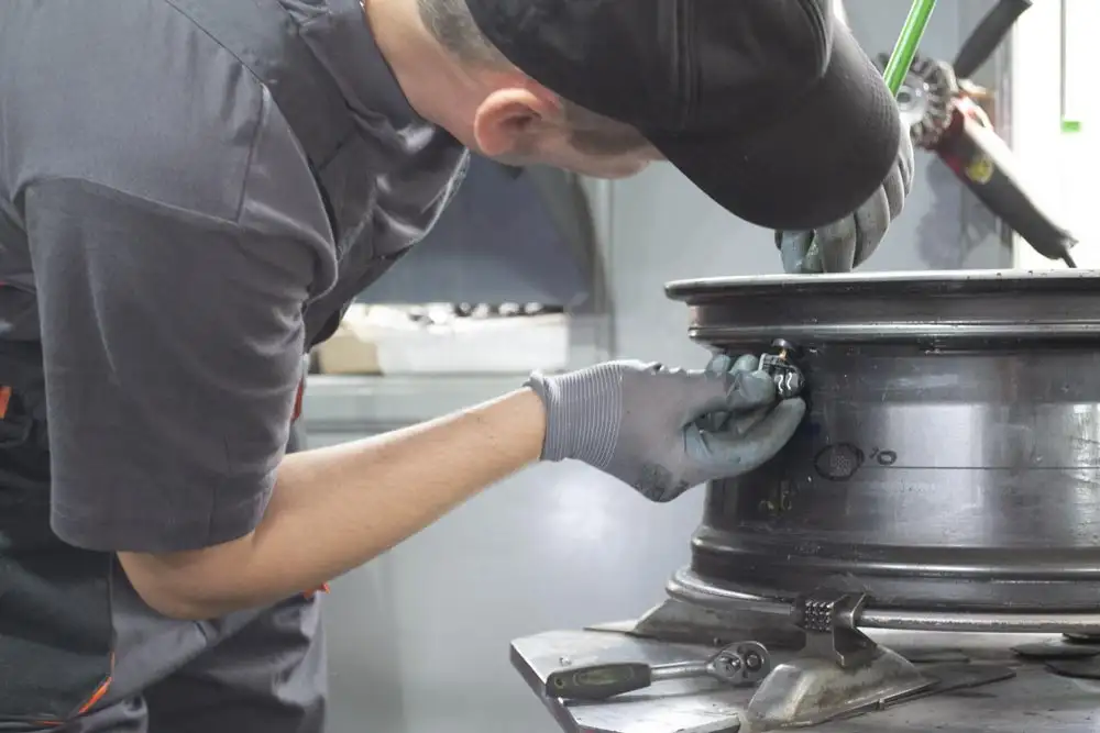 Замена вентилей TPMS
